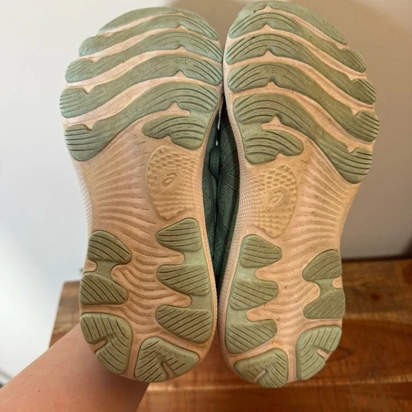 Asics Gel Nimbus 24 Green Athletic Shoes, Women’s 7.5 wide - Picture 9 of 9